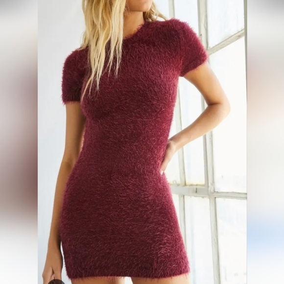 💙🌺Body Central Red Textured Knit Dress - Picture 7 of 10